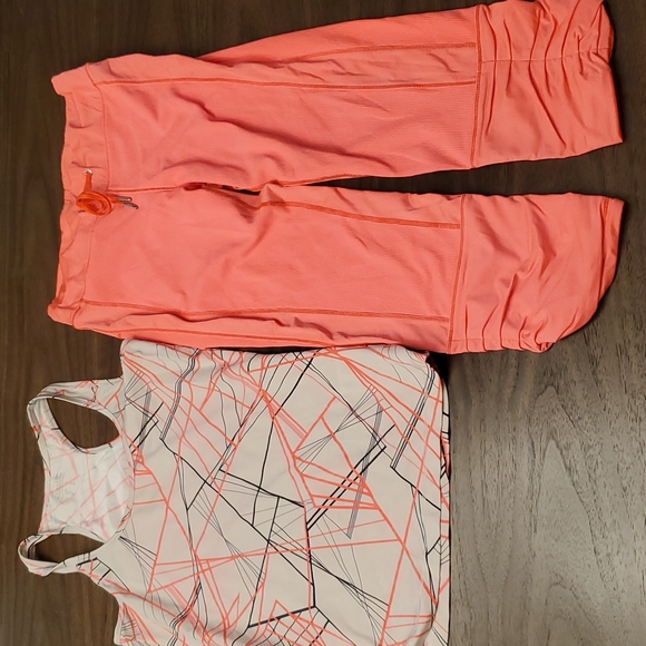Casall Tops - Casall exercise top and 3/4 lentgh tights